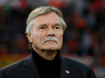 Schade richtet seine Vorwürfe auch an den CAS Schade richtet seine Vorwürfe auch an den CAS