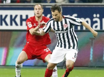 Szabolcs Huszti (r.) verlässt die Frankfurter Eintracht und kehrt nach China zurück. Foto: Ronald Wittek Szabolcs Huszti (r.) verlässt die Frankfurter Eintracht und kehrt nach China zurück. Foto: Ronald Wittek