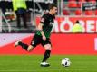 Ob Daniel Baier gegen Werder Bremen für Augsburg auflaufen kann, ist noch unklar. Foto: Armin Weigel