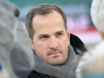 Trainer Manuel Baum will mit mit den Fans im Rücken gegen Werder Bremen die Heimbilanz des FC Augsburg aufpolieren. Foto: Peter Steffen Trainer Manuel Baum will mit mit den Fans im Rücken gegen Werder Bremen die Heimbilanz des FC Augsburg aufpolieren. Foto: Peter Steffen