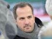 Trainer Manuel Baum will mit mit den Fans im Rücken gegen Werder Bremen die Heimbilanz des FC Augsburg aufpolieren. Foto: Peter Steffen
