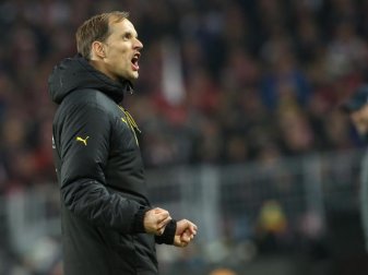 Dortmunds Trainer Thomas Tuchel feiert den Siegtreffer von Pierre-Emerick Aubameyang. Foto: Friso Gentsch Dortmunds Trainer Thomas Tuchel feiert den Siegtreffer von Pierre-Emerick Aubameyang. Foto: Friso Gentsch