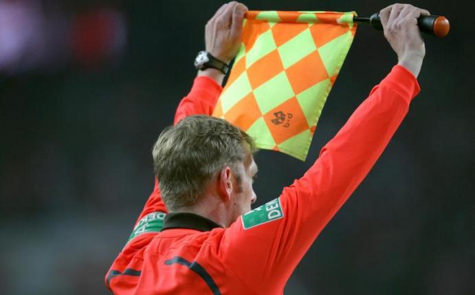 Eine vierte Auswechslung in der Nachspieltzeit ist in den kommenden DFB-Pokal-Spielen erlaubt. Foto: Rolf Vennenbernd