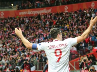 Robert Lewandowski ist Polens Fußballer des Jahres Robert Lewandowski ist Polens Fußballer des Jahres
