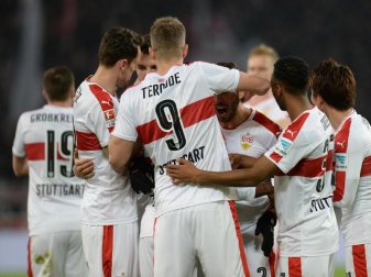 Die Stuttgarter feiern den Sieg gegen Fortuna Düsseldorf. Foto: Deniz Calagan Die Stuttgarter feiern den Sieg gegen Fortuna Düsseldorf. Foto: Deniz Calagan