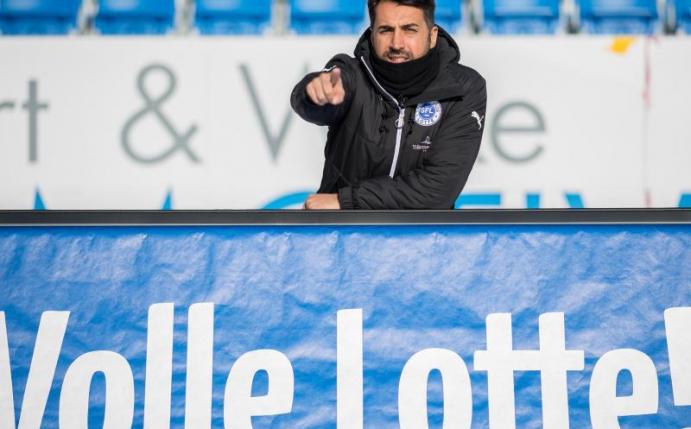 Trainer Ismail Atalan glaubt an die Chance der Sportfreunde Lotte. Foto: Guido Kirchner