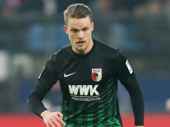 Philipp Max verlängert seinen Vertrag bei FC Augsburg Philipp Max verlängert seinen Vertrag bei FC Augsburg