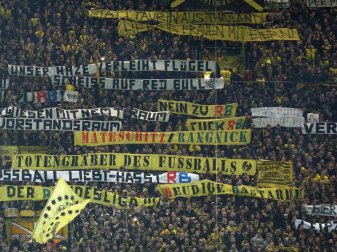 Die Hass-Ausbrüche der Dortmunder Fans begleiten den BVB auch noch ins Pokalduell gegen Hertha. Foto: Ina Fassbender Die Hass-Ausbrüche der Dortmunder Fans begleiten den BVB auch noch ins Pokalduell gegen Hertha. Foto: Ina Fassbender