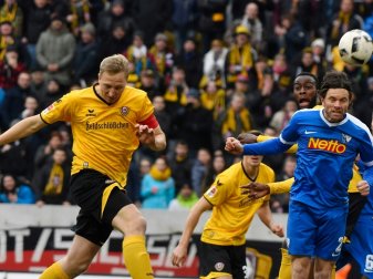 Dresden verlängert mit Kapitän Hartmann (l.) Dresden verlängert mit Kapitän Hartmann (l.)