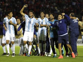 Die Spieler von Atletico Tucuman siegten mit ausgeliehenen Trikots und Schuhen. Foto: Dolores Ochoa