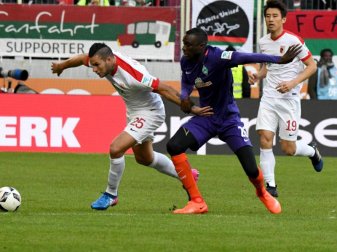 Im Spiel gegen den FC Augsburg hatte Werder Bremens Lamine Sané (M) keine gute Figur gemacht. Foto: Stefan Puchner Im Spiel gegen den FC Augsburg hatte Werder Bremens Lamine Sané (M) keine gute Figur gemacht. Foto: Stefan Puchner