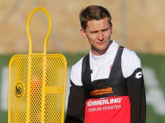 Niko Bungert trainiert trotz einer Nackenverletzung Niko Bungert trainiert trotz einer Nackenverletzung