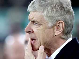 Arsène Wenger hofft trotz Rückschlägen noch auf den Meisterschaftstitel. Foto: Peter Byrne Arsène Wenger hofft trotz Rückschlägen noch auf den Meisterschaftstitel. Foto: Peter Byrne