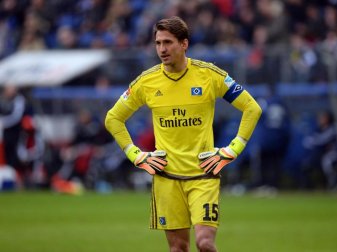 HSV-Keeper René Adler geht mit verschiedenen Emotionen in das Spiel gegen Leipzig. Foto: Dominik Flügel HSV-Keeper René Adler geht mit verschiedenen Emotionen in das Spiel gegen Leipzig. Foto: Dominik Flügel