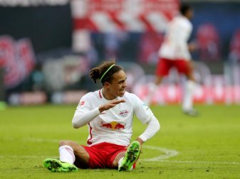 Yussuf Poulsen zog sich im Spiel gegen den HSV eine Oberschenkelverletzung zu. Foto: Jan Woitas