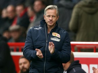 Das Team von Trainer Jens Keller zieht auf Platz Drei