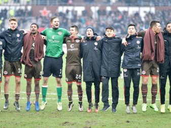 St. Pauli entschuldigt sich bei Dresden für Fan-Plakat St. Pauli entschuldigt sich bei Dresden für Fan-Plakat
