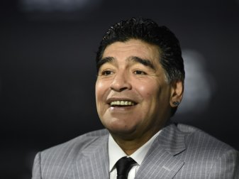 Maradona sieht argentinischen Fußball am Boden Maradona sieht argentinischen Fußball am Boden