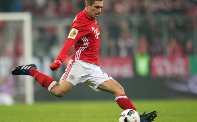 Philipp Lahm geht vorbelastet durch zwei gelbe Karten ins Hinspiel gegen Arsenal. Foto: Matthias Balk