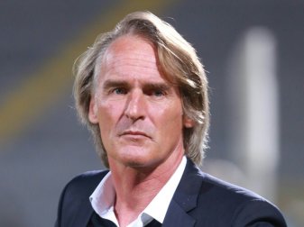 Trainer Riekerink wird womöglich bald entlassen Trainer Riekerink wird womöglich bald entlassen