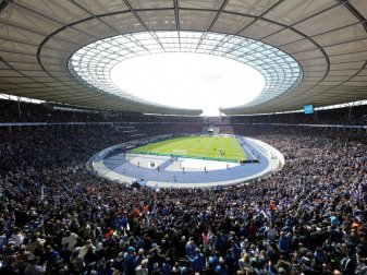 Das Olympiastadion bekommt bald einen neuen Rasen