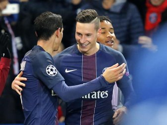 Julian Draxler (M) war gegen den FC Barcelona der Star des Abends. Foto: Michel Euler Julian Draxler (M) war gegen den FC Barcelona der Star des Abends. Foto: Michel Euler