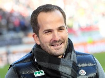 Augsburgs Trainer Manuel Baum kann für das Spiel gegen Leverkusen wieder mit einigen Leistungsträgern rechnen. Foto: Stefan Puchner Augsburgs Trainer Manuel Baum kann für das Spiel gegen Leverkusen wieder mit einigen Leistungsträgern rechnen. Foto: Stefan Puchner