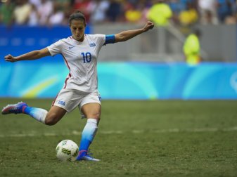 Lloyd steht in Manchester bis Anfang Juni unter Vertrag Lloyd steht in Manchester bis Anfang Juni unter Vertrag