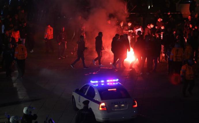 Beim Hinspiel im Toumba Stadion in Thessaloniki zündeten Fans von PAOK Pyrotechnik. Foto: Ina Fassbender