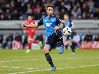 Mark Uth laboriert an einer Rippenprellung Mark Uth laboriert an einer Rippenprellung