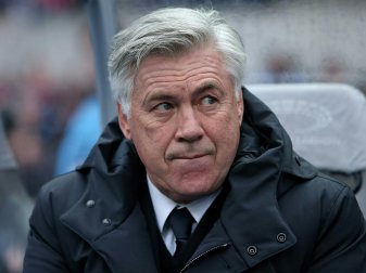 Ancelotti spendet nach "Stinkefinger-Affäre" Ancelotti spendet nach "Stinkefinger-Affäre"