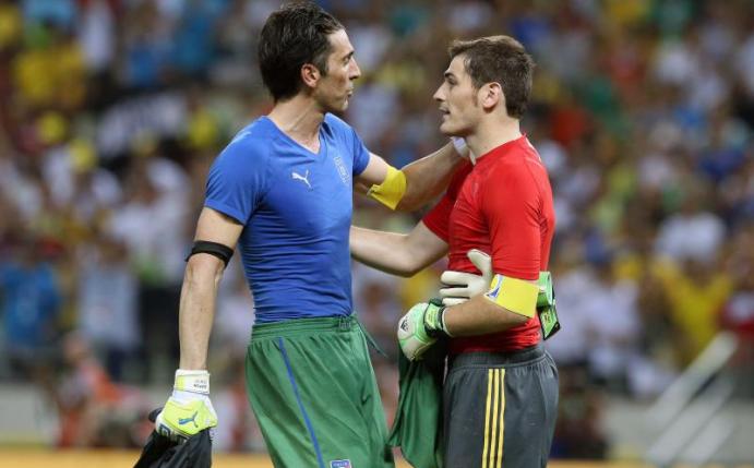 Gianluigi Buffon (l) trifft mit Juve auf Iker Casillas und den FC Porto. Foto: Srdjan Suki