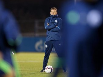 Schalkes Trainer Markus Weinzierl lässt gegen PAOK Saloniki personell rotieren. Foto: Ina Fassbender Schalkes Trainer Markus Weinzierl lässt gegen PAOK Saloniki personell rotieren. Foto: Ina Fassbender
