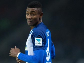 Der Einsatz von Salomon Kalou gegen Eintracht Frankfurt ist nach wie vor fraglich. Foto: Annegret Hilse Der Einsatz von Salomon Kalou gegen Eintracht Frankfurt ist nach wie vor fraglich. Foto: Annegret Hilse