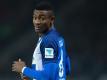 Der Einsatz von Salomon Kalou gegen Eintracht Frankfurt ist nach wie vor fraglich. Foto: Annegret Hilse