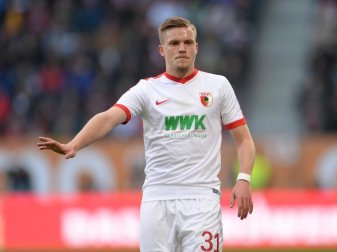 Philipp Max hat seinen Vertrag in Augsburg bis 2020 verlängert. Foto: Andreas Gebert Philipp Max hat seinen Vertrag in Augsburg bis 2020 verlängert. Foto: Andreas Gebert