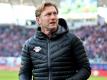 Für Leipzigs Cheftrainer Ralph Hasenhüttl sind die Spekulationen um ein Verbot an der Champions League teilzunehmen kein Thema»: «Schaun mer ma, was passiert.» Foto: Jan Woitas