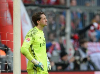 Acht kassierte Tore sind für Keeper Rene Adler und den HSV eine herbe Klatsche. Foto: Andreas Gebert Acht kassierte Tore sind für Keeper Rene Adler und den HSV eine herbe Klatsche. Foto: Andreas Gebert