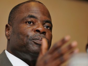 Die FIFA sperrt den nigerianischen Funktionär Amos Adamu Die FIFA sperrt den nigerianischen Funktionär Amos Adamu