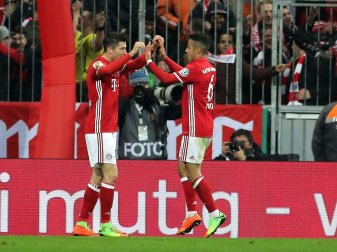 Lewandowski und Thiago treffen gegen Schalke Lewandowski und Thiago treffen gegen Schalke
