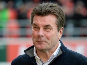 Dieter Hecking hat schon reichlich Pokalerfahrung: 2015 holte er den Pott, weitere drei Male stand er mit einem Team im Halbfinale. Foto: Armin Weigel Dieter Hecking hat schon reichlich Pokalerfahrung: 2015 holte er den Pott, weitere drei Male stand er mit einem Team im Halbfinale. Foto: Armin Weigel