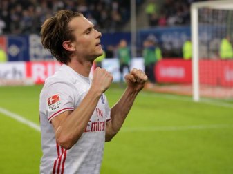 Albin Ekdal war der Matchwinner für den HSV. Foto: Axel Heimken Albin Ekdal war der Matchwinner für den HSV. Foto: Axel Heimken