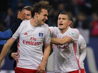 HSV-Profi Albin Ekdal (l) schoss das Tor des Tages. Foto: Axel Heimken