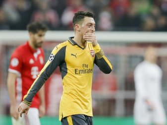 Im Hinspiel abgetaucht: Arsenal verzichtet auf Özil Im Hinspiel abgetaucht: Arsenal verzichtet auf Özil