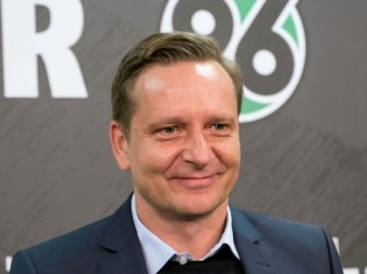 Horst Heldt wird als neuer Sportdirektor von Hannover 96 vorgestellt. Foto: Peter Steffen Horst Heldt wird als neuer Sportdirektor von Hannover 96 vorgestellt. Foto: Peter Steffen