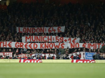 Wegen des Fanprotests wird gegen beide Vereine ermittelt Wegen des Fanprotests wird gegen beide Vereine ermittelt