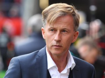 Wolfsburgs Trainer Andries Jonker hatte in der Vergangenheit auch ein Angebot von Hertha BSC. Foto: Thomas Frey Wolfsburgs Trainer Andries Jonker hatte in der Vergangenheit auch ein Angebot von Hertha BSC. Foto: Thomas Frey