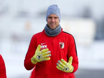 Zeigt soziales Engagement: Torwart Andreas Luthe Zeigt soziales Engagement: Torwart Andreas Luthe