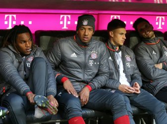 Boateng (m.) sitzt erstmals wieder auf der Bank Boateng (m.) sitzt erstmals wieder auf der Bank