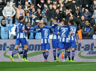Berlin feiert einen Heimsieg gegen Dortmund Berlin feiert einen Heimsieg gegen Dortmund